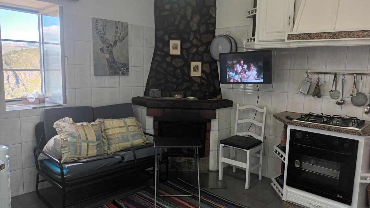 Geres Do Alibaba Villa Ruivaes Екстериор снимка