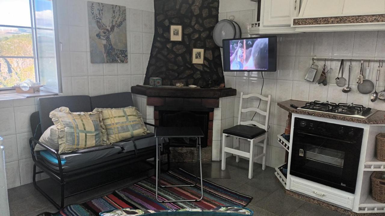 Geres Do Alibaba Villa Ruivaes Екстериор снимка